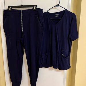 Jaanuu Scrub Set